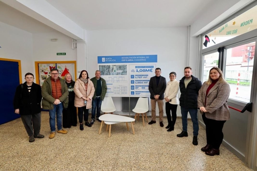 Román Rodríguez presenta la renovación del CEIP O Areal en Camariñas