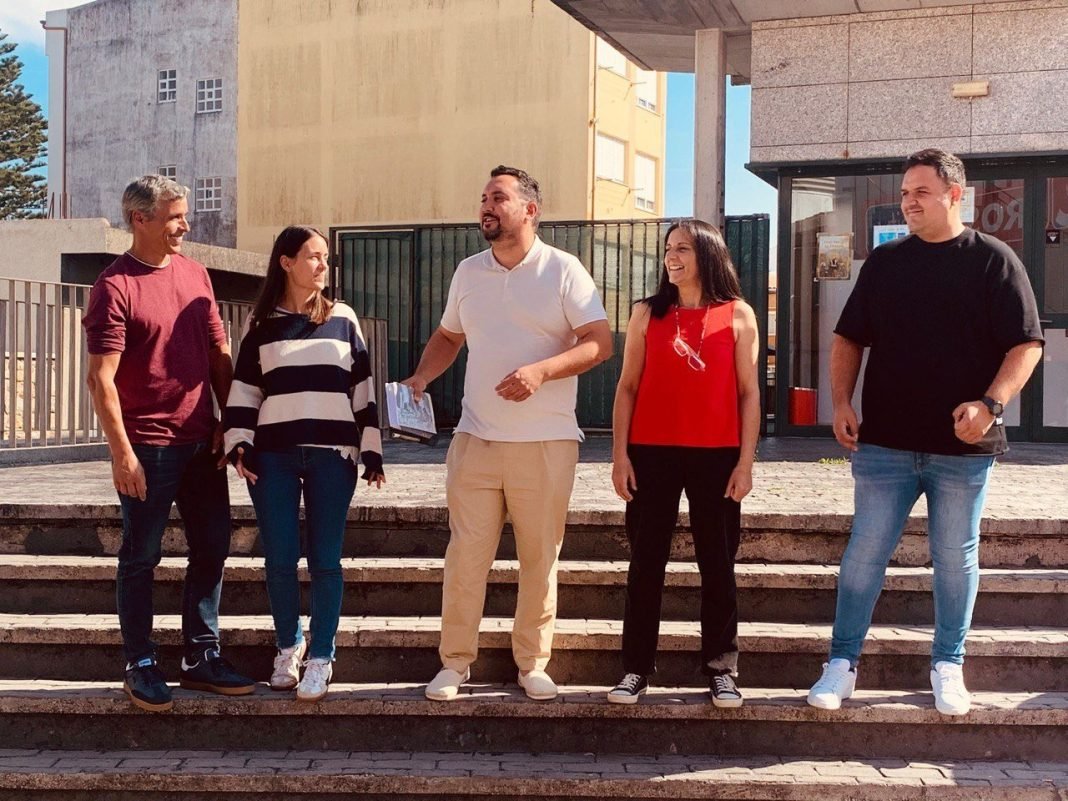 Os socialistas critican o cobro dos campamentos en Muxía