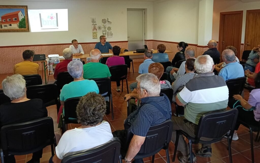 Xuntanza organizada polo BNG sobre a concentración parcelaria de Cereixo e Carnés