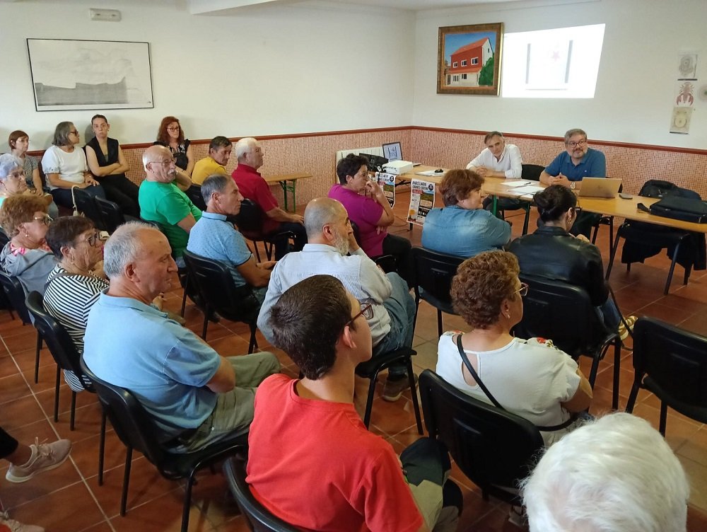 Reunión sobre a parcelaria de Carnés e Cereixo